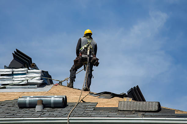 Professional Metal Roofing technician working in Fairfield, TX